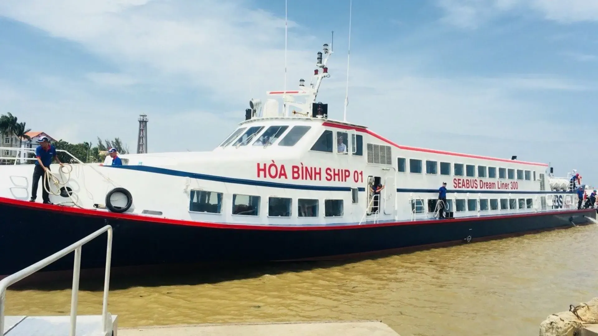 tau-hoa-binh-ship-khai-thac-tuyen-rach-gia-hon-son